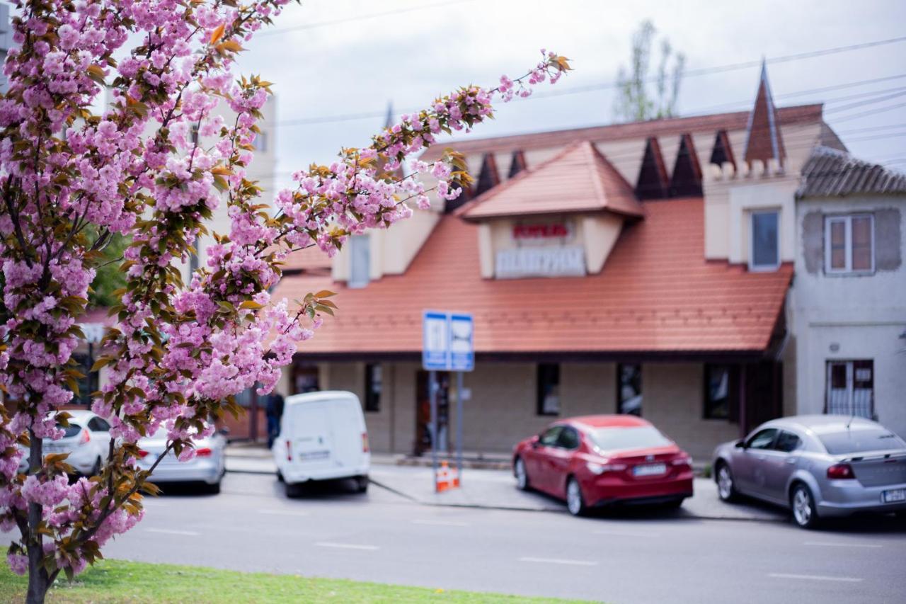 Hotel Piligrim 2 Mykolajiw Exterior foto